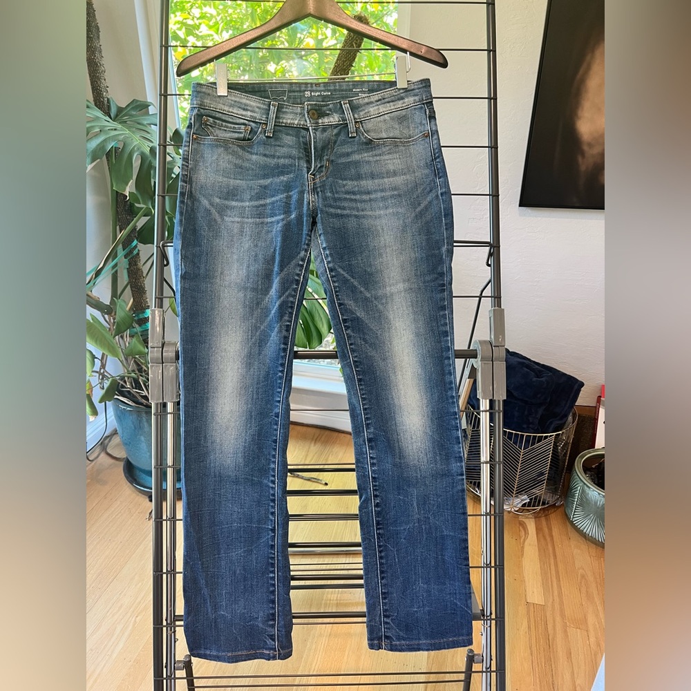 Levi’s Slight Curve Modern Rise Straight Jeans